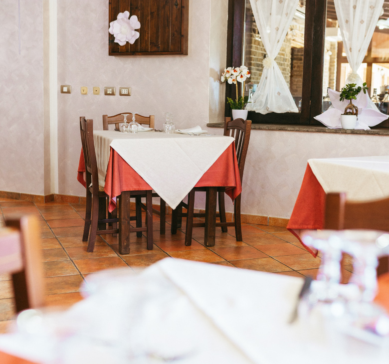 tavolo nel ristorante bosco principe